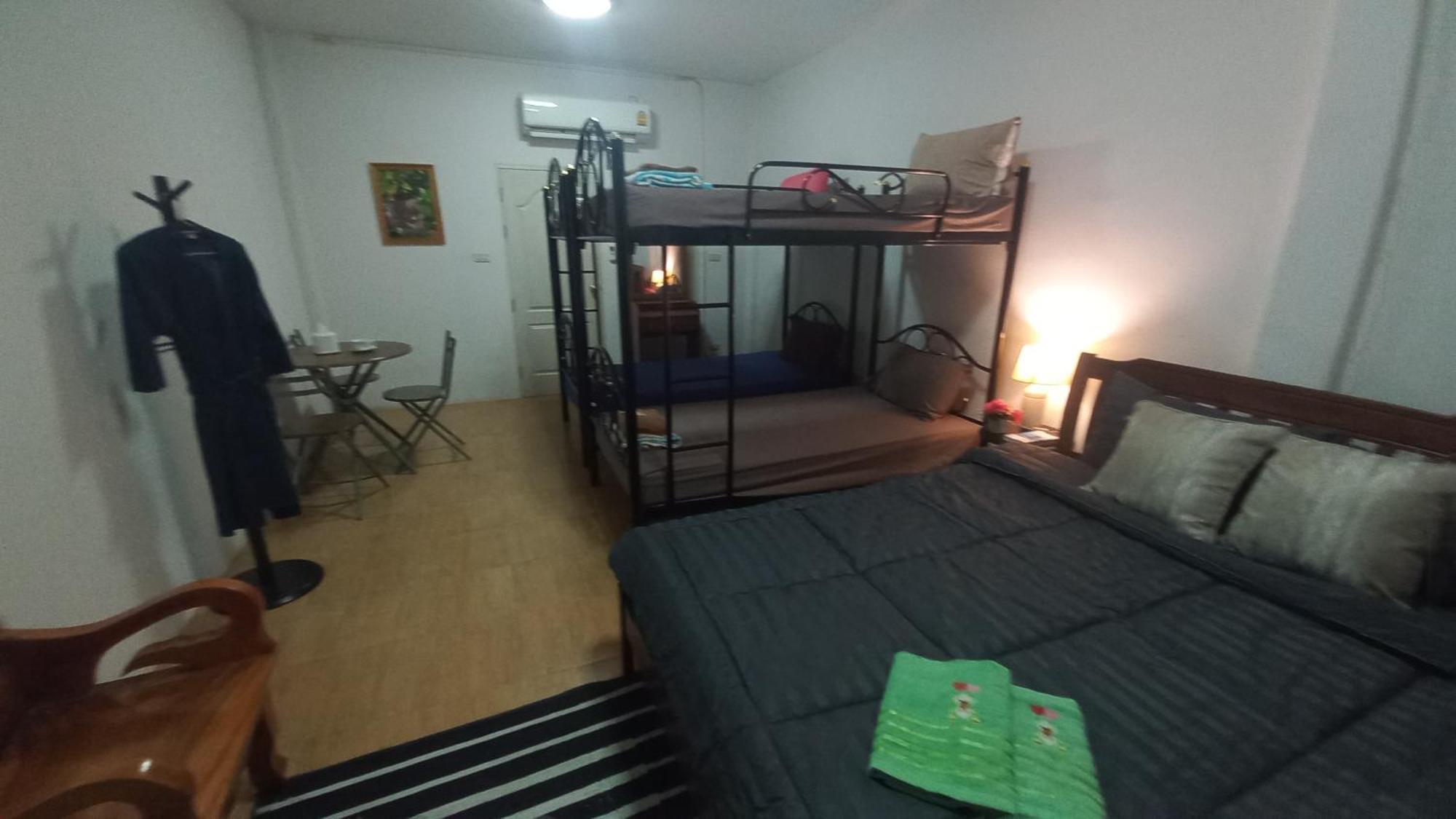 Amaretto Hostel Surat Thani Ngoại thất bức ảnh