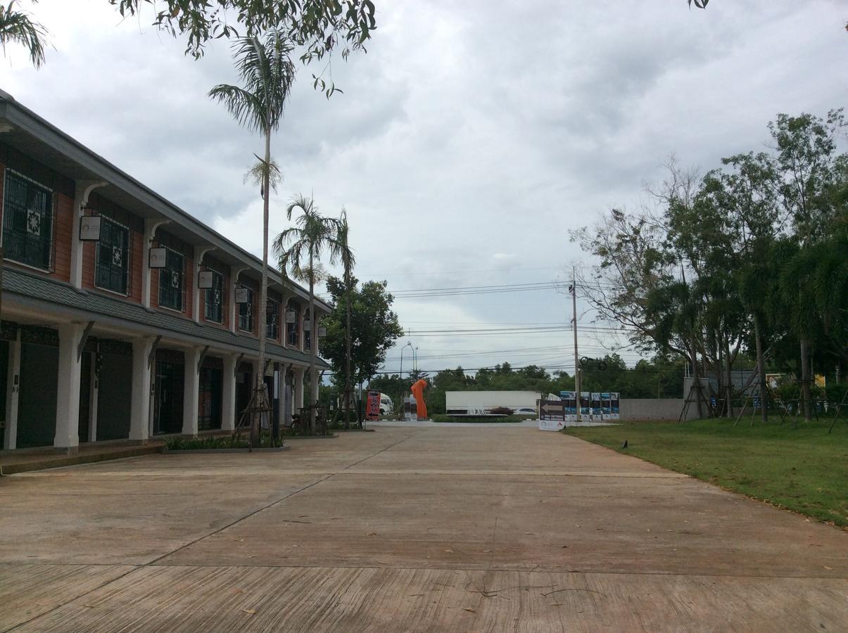 Amaretto Hostel Surat Thani Ngoại thất bức ảnh