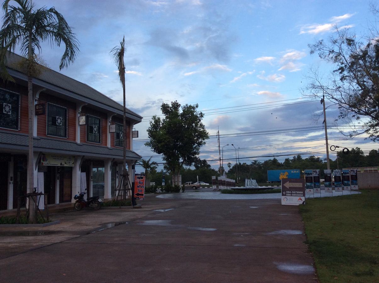 Amaretto Hostel Surat Thani Ngoại thất bức ảnh