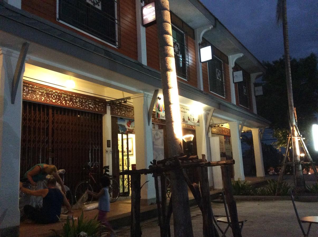 Amaretto Hostel Surat Thani Ngoại thất bức ảnh